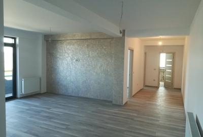 Apartament cu 3 camere semidecomandat în Popas Păcurari