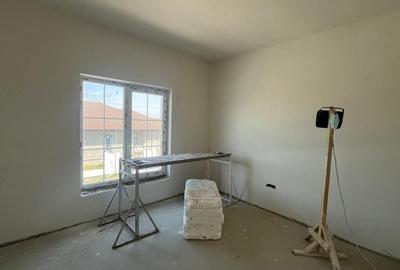 Duplex cu 4 camere cu Canalizare în Moșnița Nouă - 12