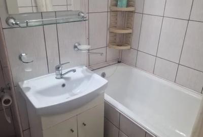 Garsonieră decomandată în Calarași 4 - 5