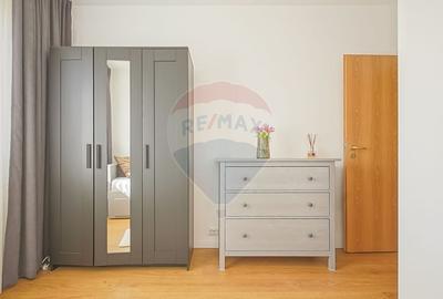 Apartament cu 3 camere decomandat, mobilat în Tractorul - 7