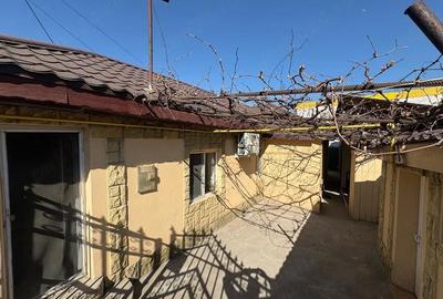 Casă cu 4 camere cu Teren 180 Mp în Palazu Mare