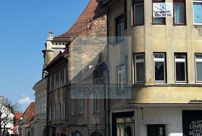 Apartament cu 3 camere circular în Centrul Istoric