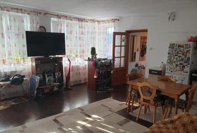 Casă cu 5 camere cu Teren 300 Mp în Central - 2