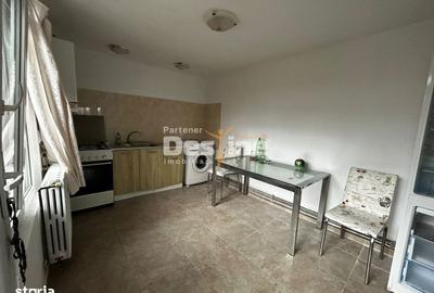 Casă cu 1 camere decomandat cu Canalizare în Sărărie - 4