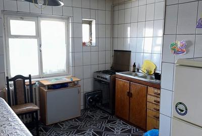 Apartament cu 4 camere decomandat în Văcăresti - 4