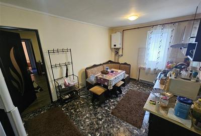 Apartament cu 2 camere semidecomandat, mobilat în Micro I - 24