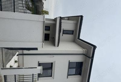 Casă cu 4 camere cu Teren 250 Mp în Central - 2