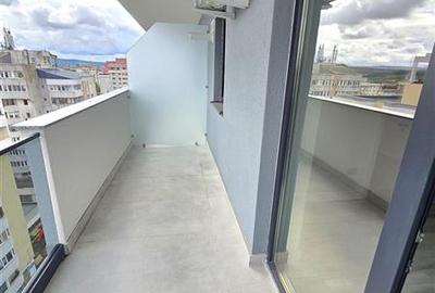 Garsonieră decomandată în Central