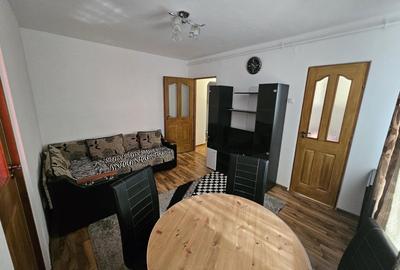 Apartament cu 3 camere semidecomandat, mobilat în Țiglari