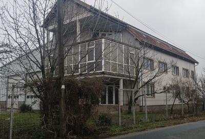 Casă cu 4 camere în Central - 4
