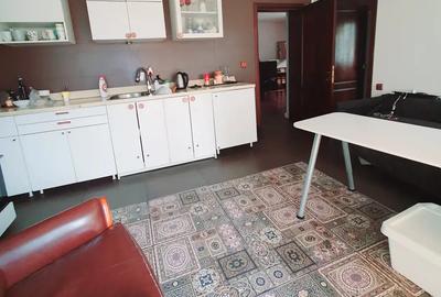 Casă cu 5 camere în Corbeanca