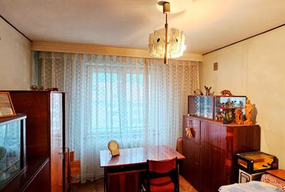 Apartament 4 camere semidecomandat, cu boxa, Bd.Traian- zona BCR - 6