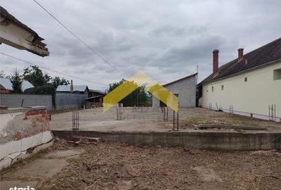 Casă cu 5 camere cu Canalizare în Central - 9