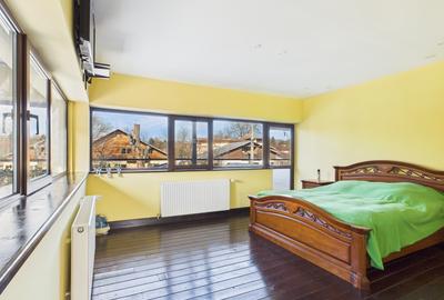 Casă cu 7 camere cu Teren 610 Mp în Central