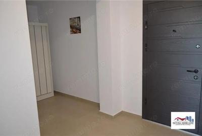 Ap. 2 Camere Mobilat si Utilat cu Parcare Privata de Inchiriat Maurer - 3