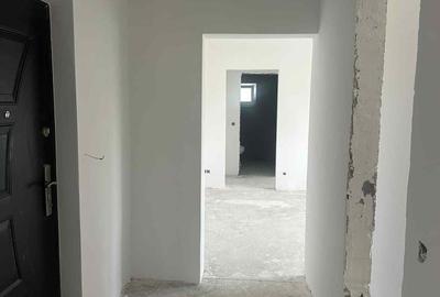 Apartament cu 4 camere semidecomandat în Micro 16 - 16