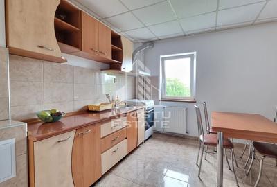 Apartament cu 4 camere decomandat în Lipovei