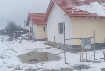 Casă cu Teren 300 Mp în Ianova - 1