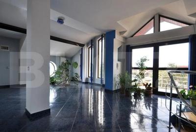 Casă cu 10 camere cu Teren 363 Mp în Democrației - 12