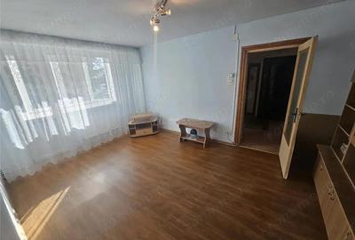 Resita, 2 Cam. Cf. 1, Et. 1, Bulevard, Micro 1 - 11