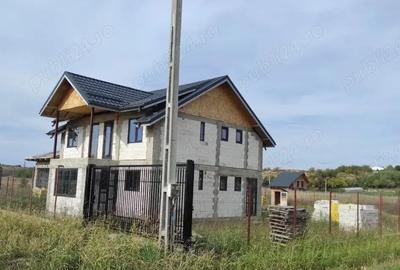 Casă cu 4 camere în Central - 3