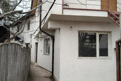 Casă cu Teren 120 Mp în Central - 1