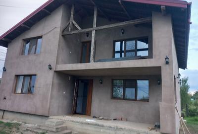 Casă cu 4 camere în Popricani - 1