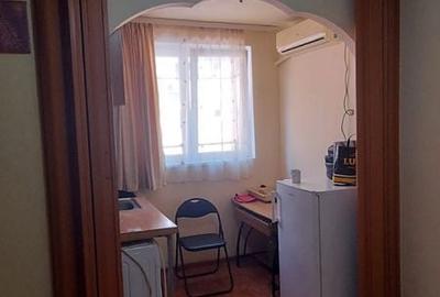Garsonieră în Titan - 2