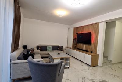 Duplex cu 8 camere cu Canalizare în Stupini - 2