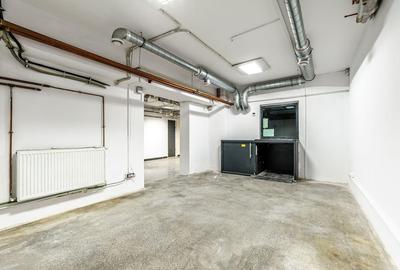 Spațiu de închiriat central - 12