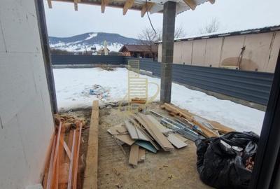 Casă cu 4 camere cu Teren 600 Mp în Unirea - 9