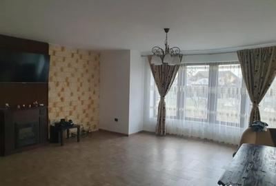 Casă cu 5 camere cu Teren 2200 Mp în Central - 4