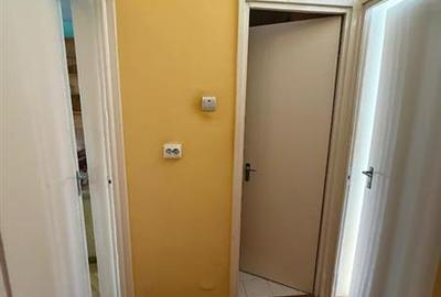 Apartament cu 2 camere decomandat în 7 Noiembrie - 9