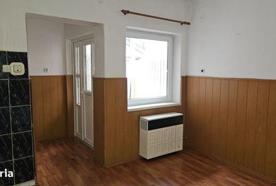 Casă cu 3 camere cu Teren 130 Mp în Central - 4