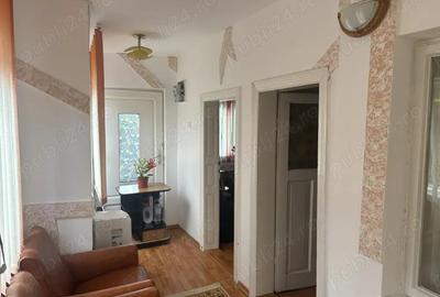 Vanzare casa cartier 23 August - 4