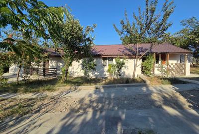 Casa si teren, situat in Sat Crucea de Piatra, comuna Calugareni, jud. Giurgiu - 1