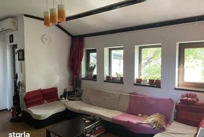 Casă cu 9 camere cu Teren 180 Mp în Matei Voievod