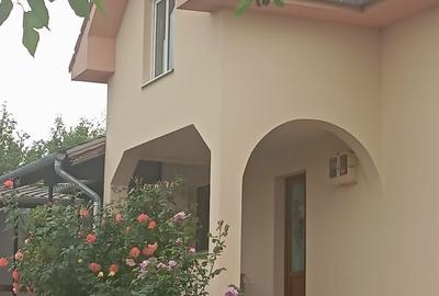 Casă cu 4 camere în Central - 2