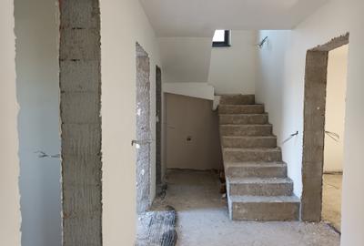 Casa noua, P+E, 5 camere, 2 bai, terasa, teren 400mp, in Lilieci, strada Rozelor - 13