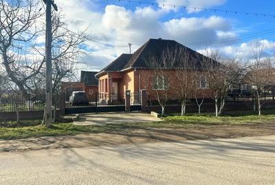 Casă cu 4 camere în Micula - 3