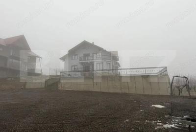 Casă cu 7 camere cu Teren 1800 Mp în Central - 17