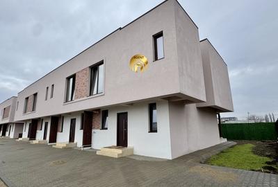 Casă cu 4 camere cu Teren 200 Mp în Central