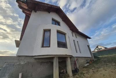 Casă cu 6 camere în Șura Mare - 9