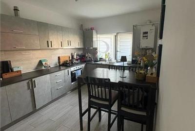 Duplex zona excelenta - mobilat - utilat - panouri solare - suprafete generoase - 27