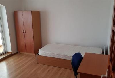 Apartament cu 3 camere decomandat, mobilat în Zorilor