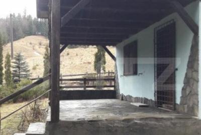 Casa de vacan?a in Piatra Fantanele + 4,5 arii teren - 2