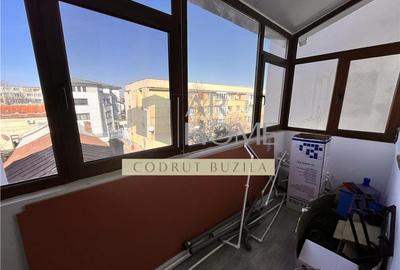 Apartament cu 4 camere semidecomandat în Central - 7