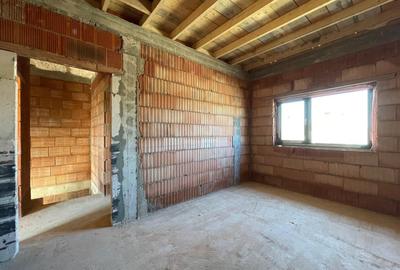 Duplex cu 3 camere cu Canalizare în Moșnița Nouă - 8