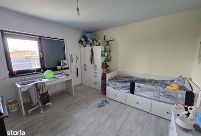 Casă cu 4 camere cu Teren 500 Mp în Bârnova