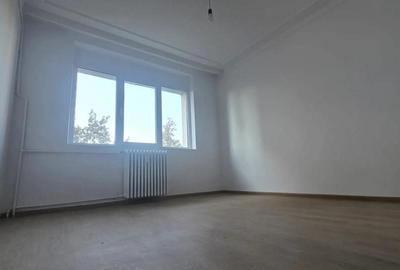 Apartament cu 2 camere semidecomandat în Podu Roș - 2